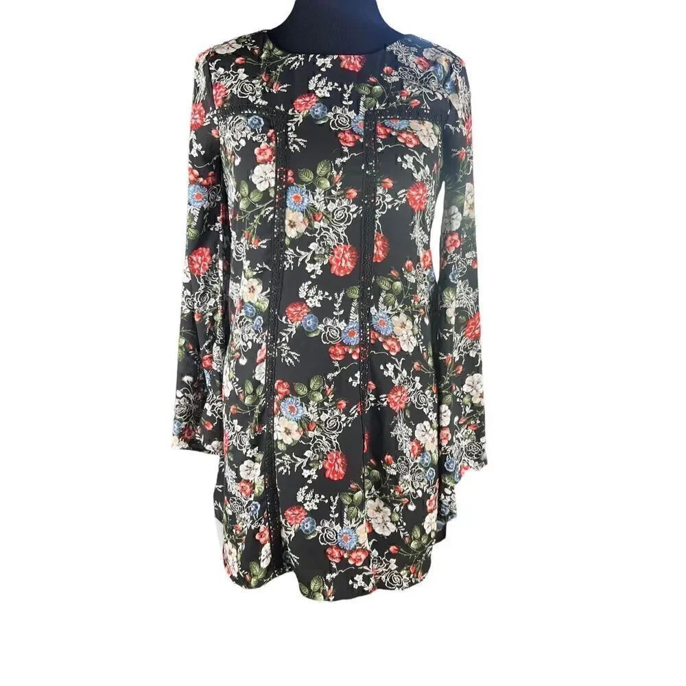 Miami Women's Floral Embroidered Shift Black Long Sleeve Short Dress Size M